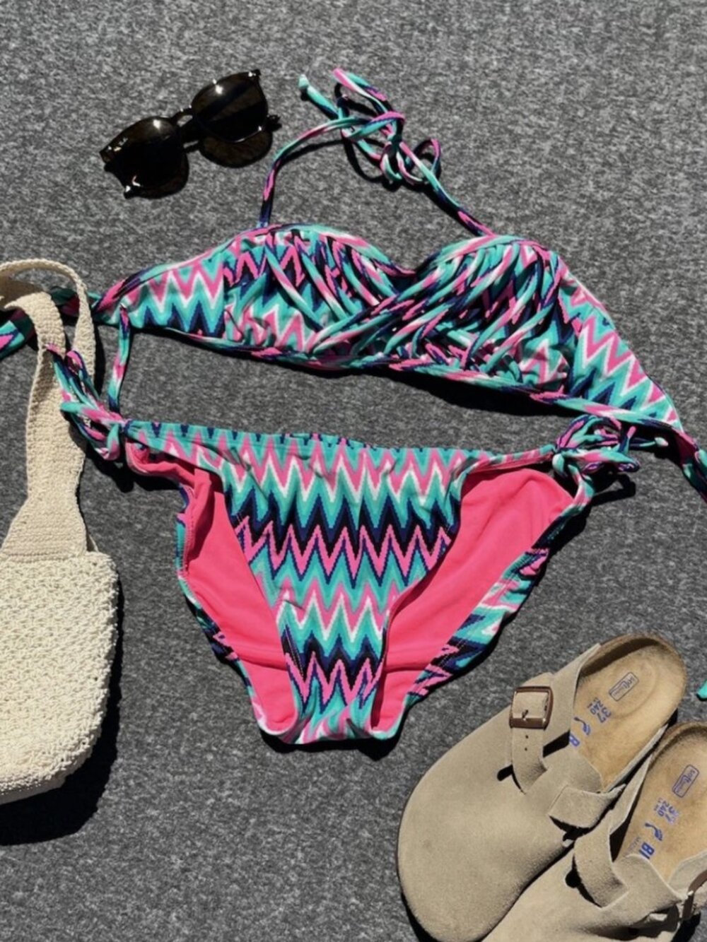 Xhilaration Chevron Bikini Set, Medium Top, Large Bottom, Strap can be taken off